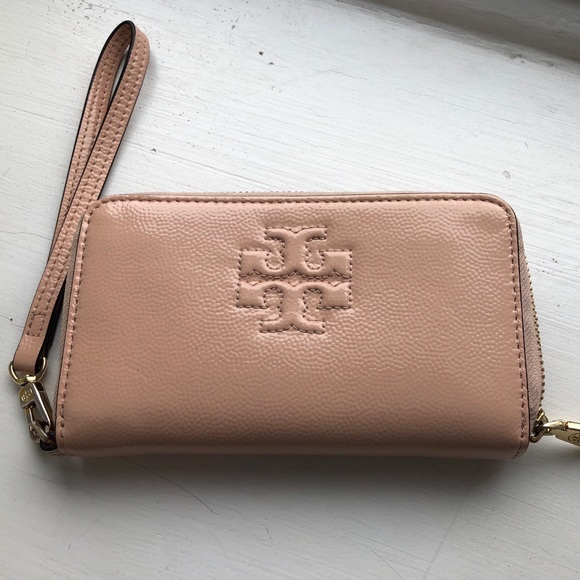 Tory Burch Handbags - Tory Burch Wristlet